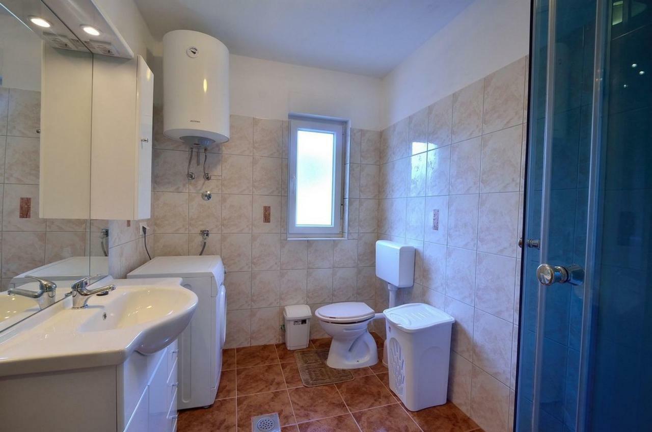 Apartment Nada With Private Pool Buzet Bagian luar foto