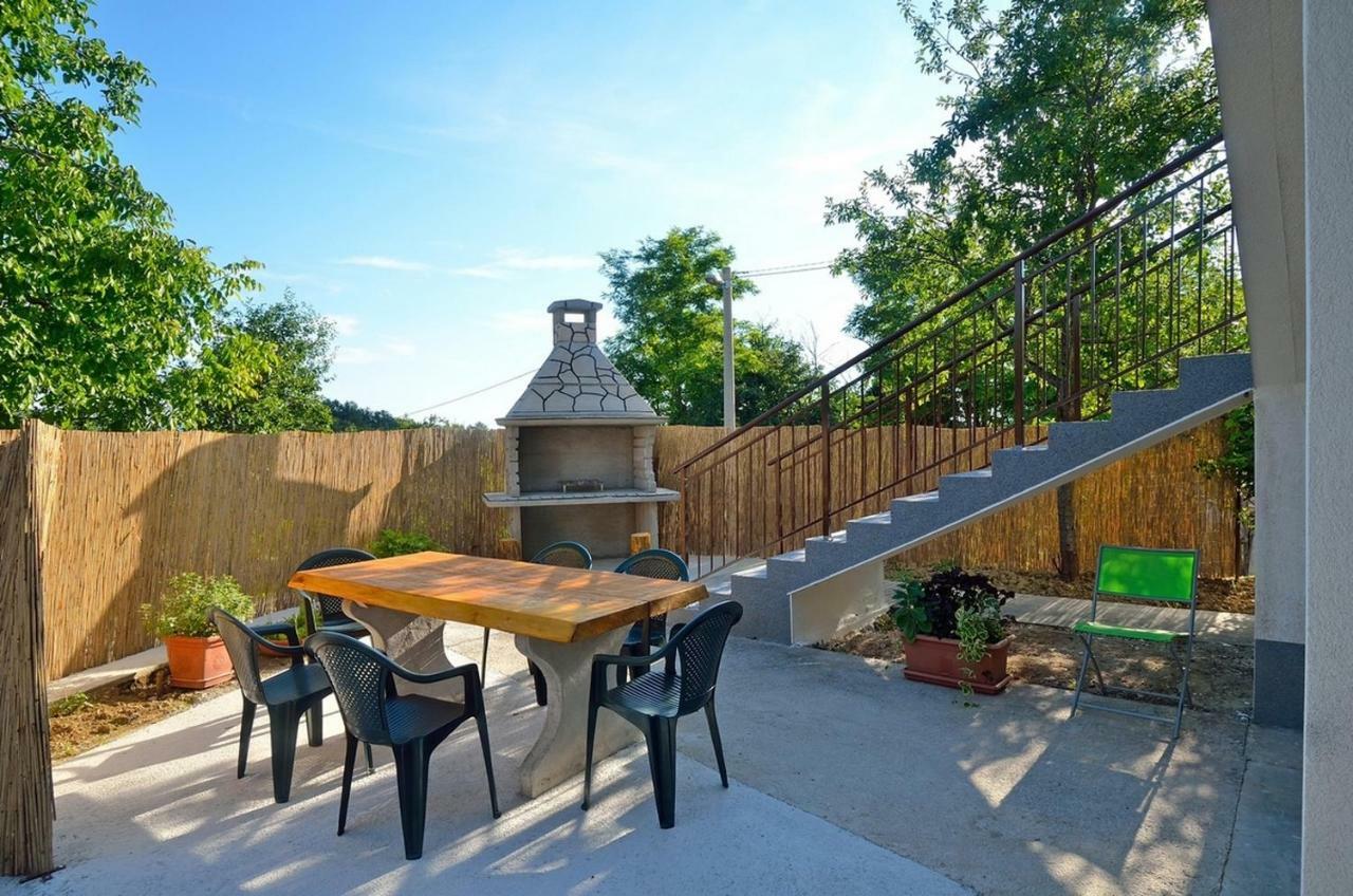Apartment Nada With Private Pool Buzet Bagian luar foto